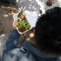 "Đắng ngắt" bữa cơm trưa dưới thời tiết 40 độ