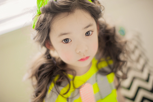 Mới 6 tuổi nhưng Park Hyo Je đã là mẫu nhí được rất nhiều người yêu thích và đắt show quảng cáo. Cô bé sớm bước chân vào làng người mẫu bởi vẻ ngoài xinh xắn đáng yêu và đặc biệt là lối diễn xuất tự nhiên khi đối diện trước ống kính.
