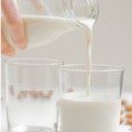 Bếp Eva - Tự làm sữa hạnh nhân uống mùa hè