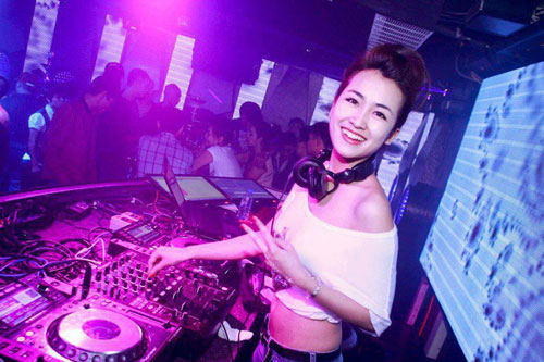 5 nữ DJ nóng bỏng nhất Việt Nam - 12