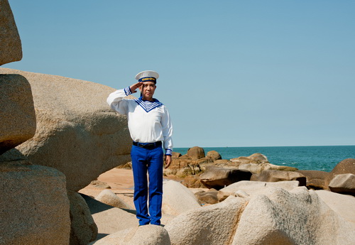 Long Nhật mặc áo lính đảo, hát vì biển Đông - 1