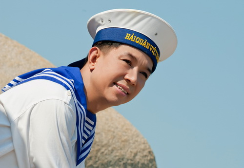 Long Nhật mặc áo lính đảo, hát vì biển Đông - 2