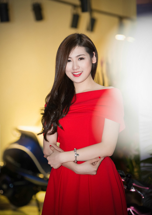 Á hậu Tú Anh rực rỡ như đoá hồng - 9