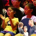 Làng sao - Con gái Cẩm Ly cổ vũ mẹ làm HLV The Voice Kids