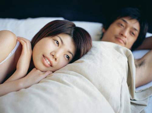 Anh sống thử ngay phòng bên, em vẫn yêu - 1