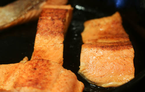 Cá hồi sốt cà chua ăn cùng cơm trắng - 2