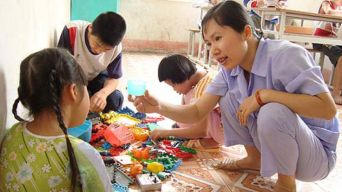 Mẹ nói con không nhìn: dễ tự kỷ - 1