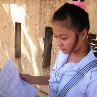 Một thí sinh thi môn Tiếng Anh được 27 người phục vụ