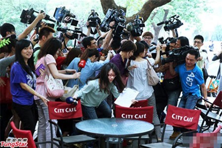 Sao ngoại tình sau 10 ngày cưới bị đánh túi bụi - 1