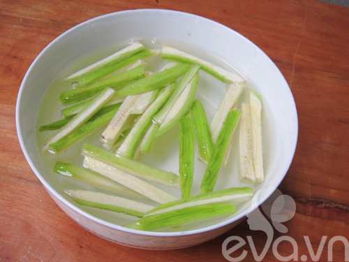 Cá hấp cuốn bún và rau củ - 7