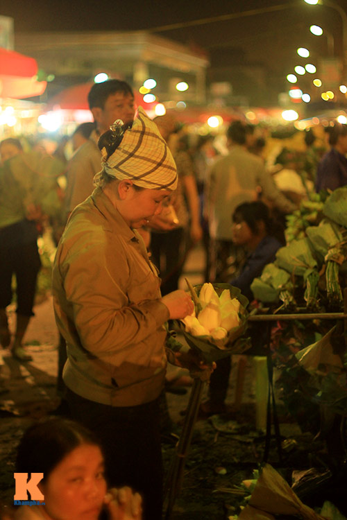 Chợ sen sớm ở Hà thành - 13