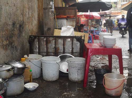 Thức ăn đường phố, bẩn vẫn đắt hàng - 2