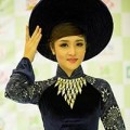 Làng sao - Triệu Thị Hà "thoát án" tước vương miện