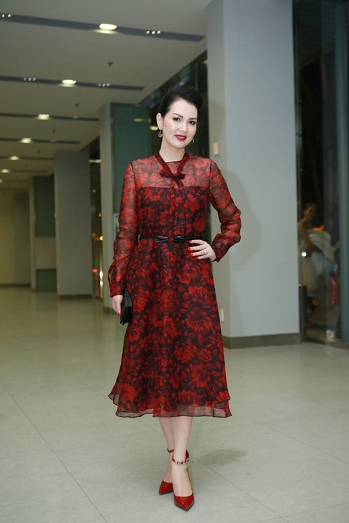 Lý Nhã Kỳ đẹp như quot;nữ thầnquot; tái xuất showbiz - 13