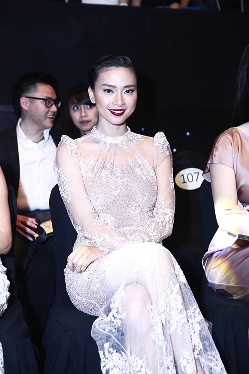 Lý Nhã Kỳ đẹp như quot;nữ thầnquot; tái xuất showbiz - 14