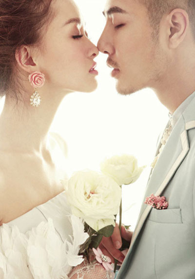 Hạnh phúc ngày cưới lại chồng cũ - 1