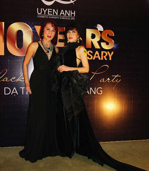 Top 5 bà mẹ ăn mặc sang trọng của sao Việt - 20