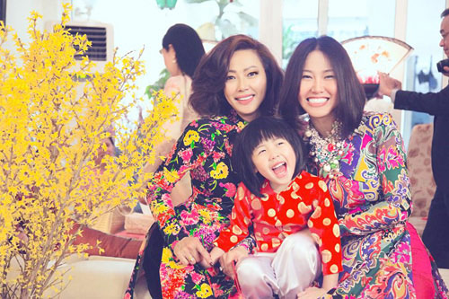 Top 5 bà mẹ ăn mặc sang trọng của sao Việt - 3