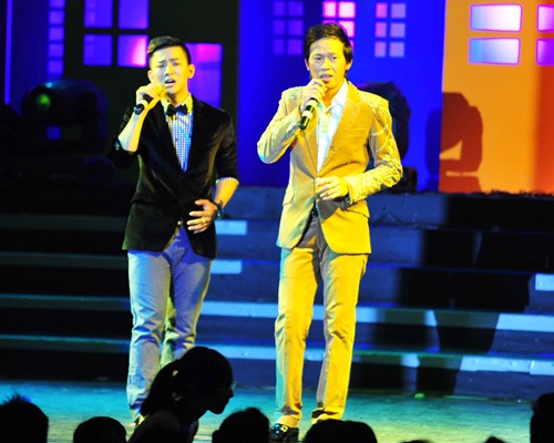 Cha con Hoài Linh tình cảm chọc ghẹo nhau - 12