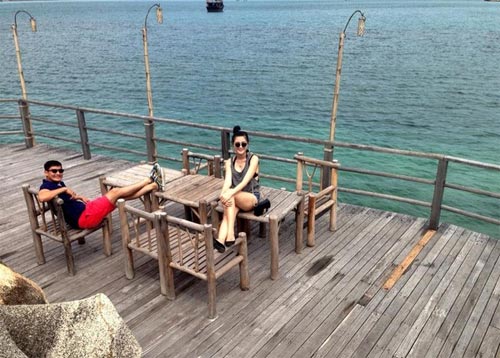 Huy Khánh và vợ quot;trốn conquot; đi du lịch - 1