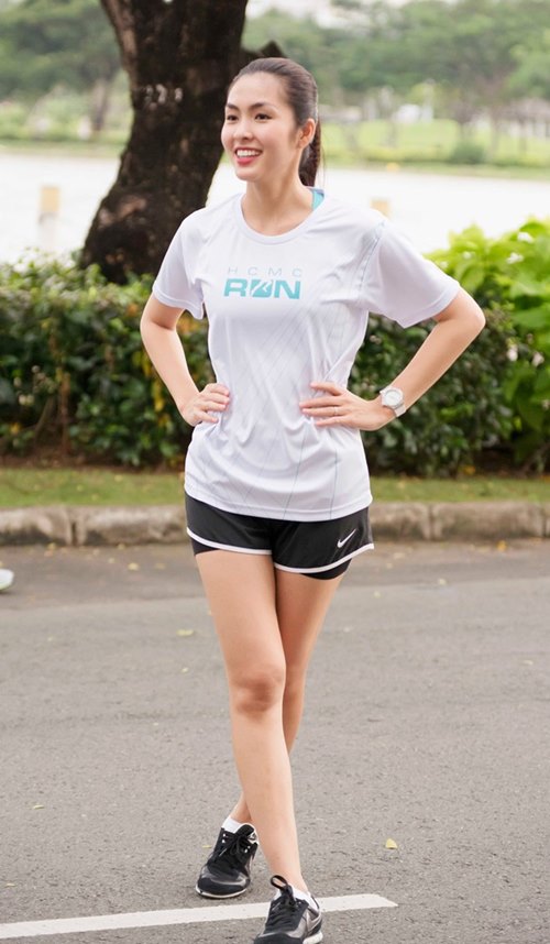 Sao Việt xuống phố như sải bước trên sàn catwalk - 7