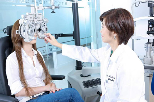 Ai phải khám mắt định kỳ? - 1