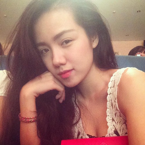 Em gái Phương Linh quot;lột xácquot; sau 4 năm - 5