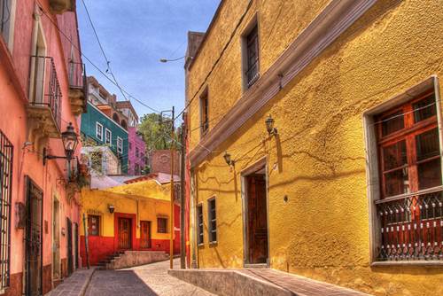 Dạo quanh con phố mang sắc màu cổ tích ở Mexico - 6