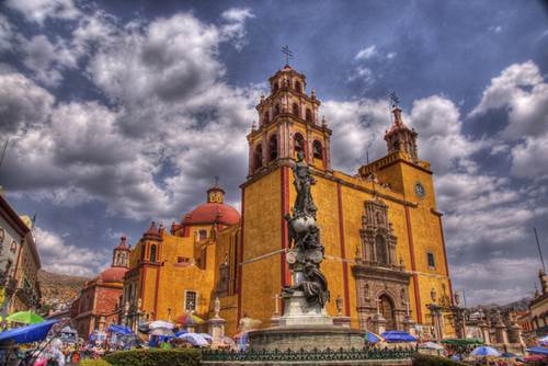 Dạo quanh con phố mang sắc màu cổ tích ở Mexico - 7