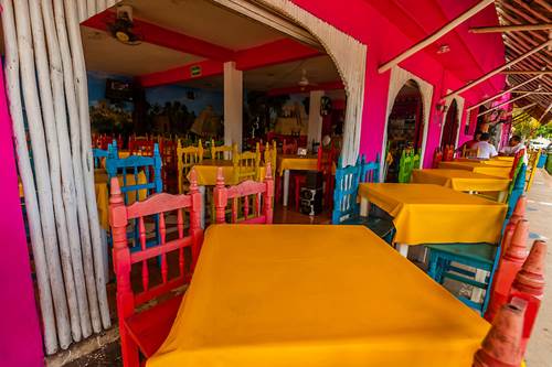 Dạo quanh con phố mang sắc màu cổ tích ở Mexico - 10