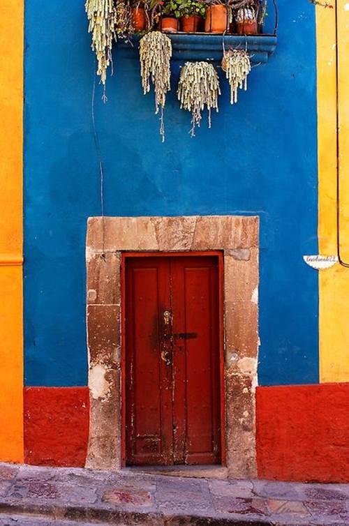 Dạo quanh con phố mang sắc màu cổ tích ở Mexico - 16