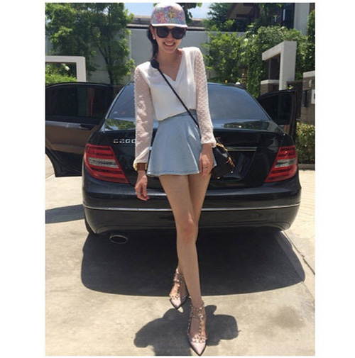 Thời trang siêu dễ thương của ma nữ đẹp nhất Thái Lan - 16