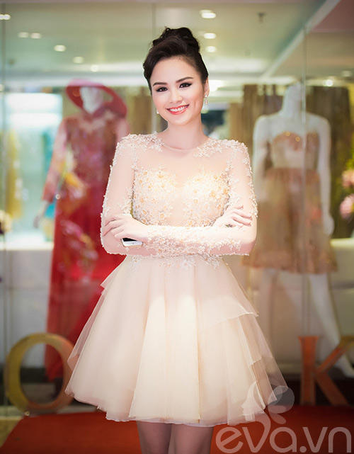 Diễm Hương xinh đẹp rạng rỡ đi sự kiện - 2
