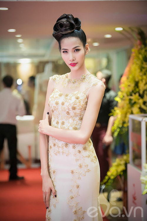 Diễm Hương xinh đẹp rạng rỡ đi sự kiện - 8