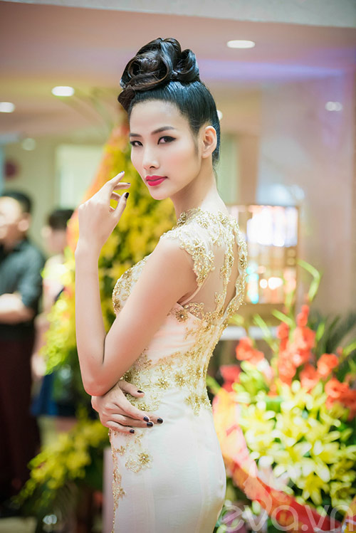 Diễm Hương xinh đẹp rạng rỡ đi sự kiện - 10