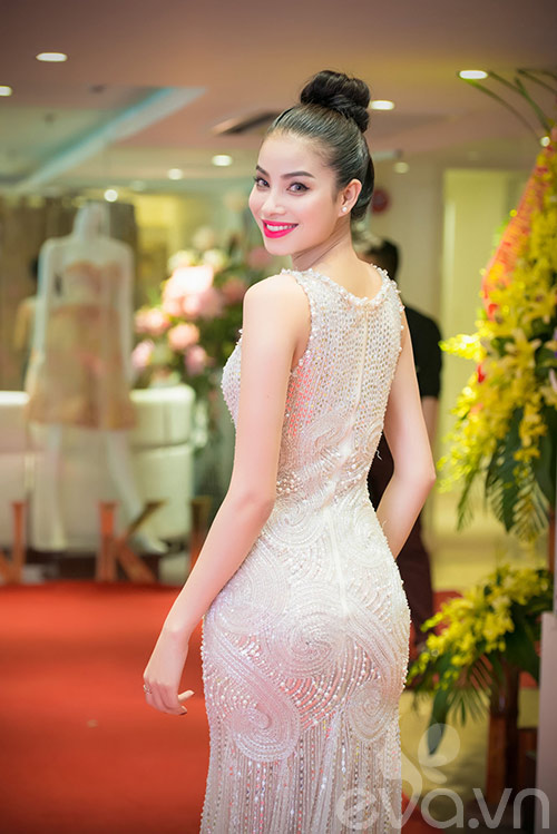 Diễm Hương xinh đẹp rạng rỡ đi sự kiện - 12