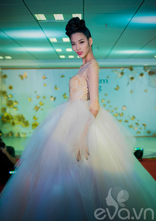 Diễm Hương xinh đẹp rạng rỡ đi sự kiện - 11