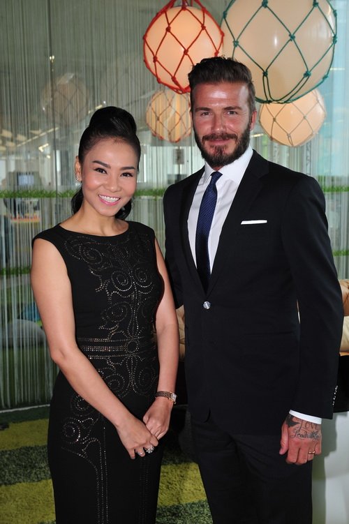 Thu Minh đi siêu xe 4,6 tỷ ở London - 1