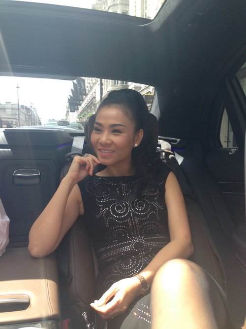 Thu Minh đi siêu xe 4,6 tỷ ở London - 3