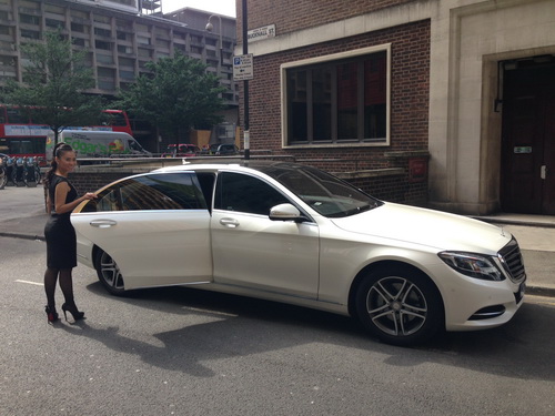 Thu Minh đi siêu xe 4,6 tỷ ở London - 7