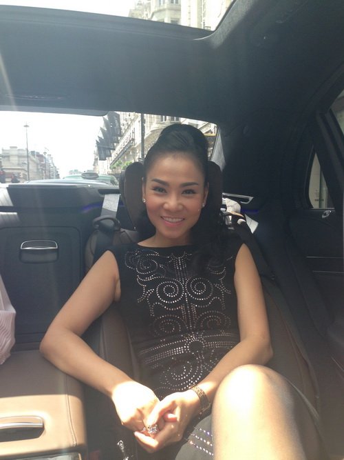 Thu Minh đi siêu xe 4,6 tỷ ở London - 4