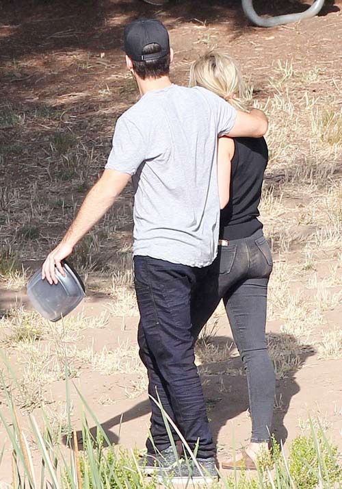 Sau 6 tháng chia tay, Hilary Duff tái hợp chồng cũ - 5