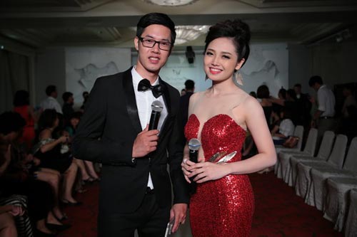 MC một con đẹp như người mẫu trong show thời trang - 2