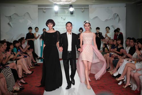 MC một con đẹp như người mẫu trong show thời trang - 5