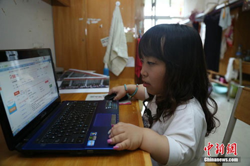 Cô gái siêu lùn vẫn điệu đà, tự tin - 2