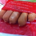 Tin tức - Giật mình công nghệ sản xuất xúc xích bằng... hóa chất