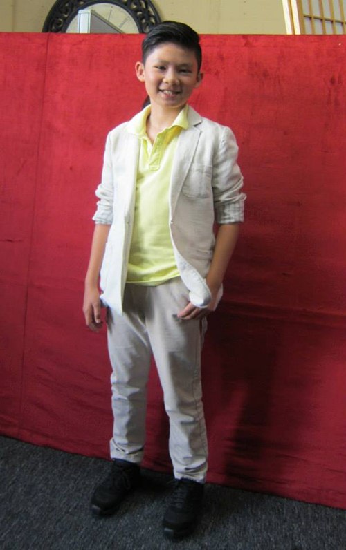 Con trai Bằng Kiều tự tin đi diễn ở Mỹ - 1