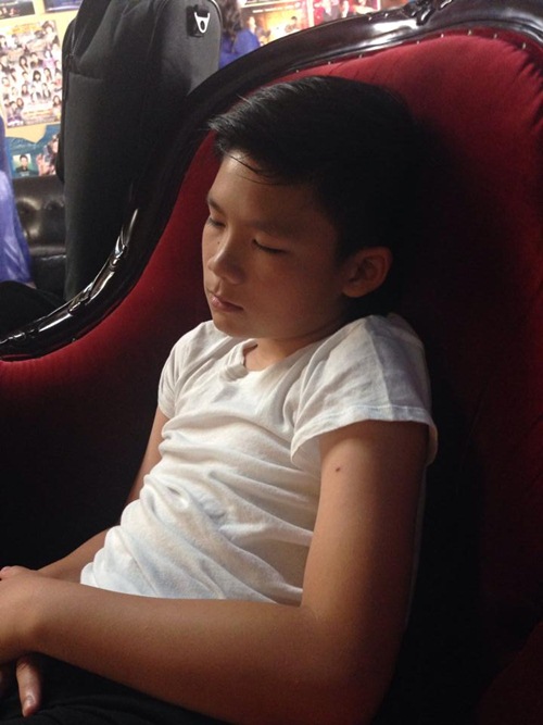 Con trai Bằng Kiều tự tin đi diễn ở Mỹ - 8