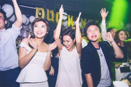 Vợ chồng Trà My quậy tưng bừng sau tiệc cưới - 8