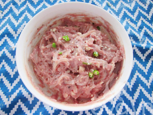 Làm nem chua bò cho chồng nhậu xem bóng đá - 9